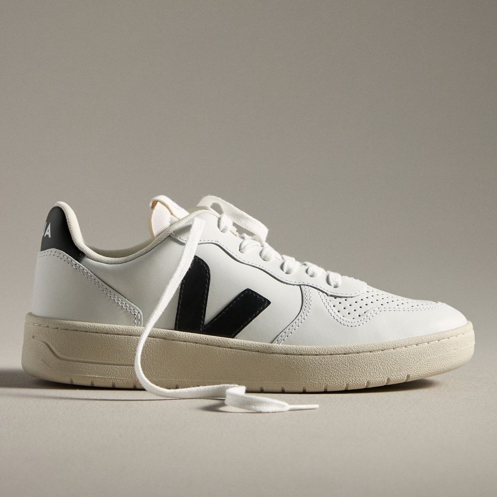 Veja V-10 sneakers